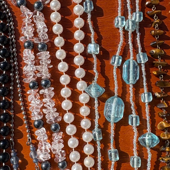 Beaded Necklace bundle of 13 preloved - Picture 4 of 5